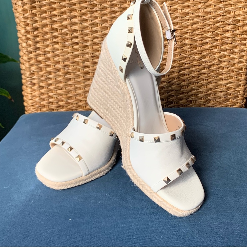 Mix No 6 Platform Wedge White Leather Studed Sandals sz 8.5 - New Without Tag